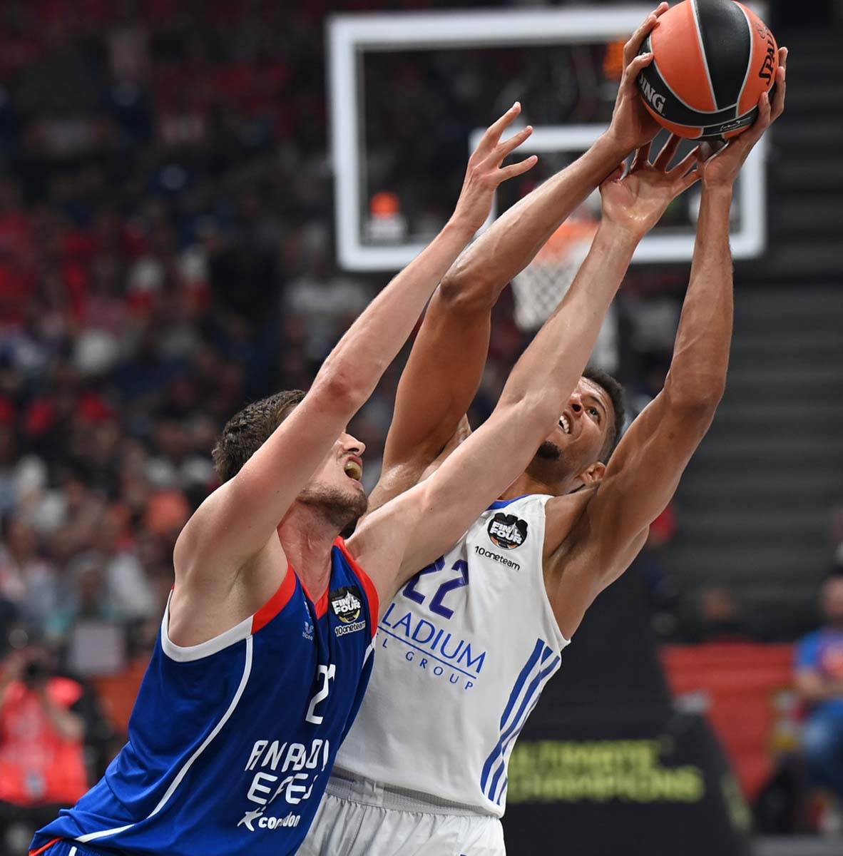 Vasa Micić zapevao Prvi poljubac Halida Bešlića