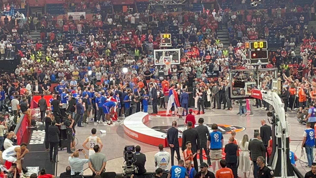 Efes Slavi titulu  (4).jpg