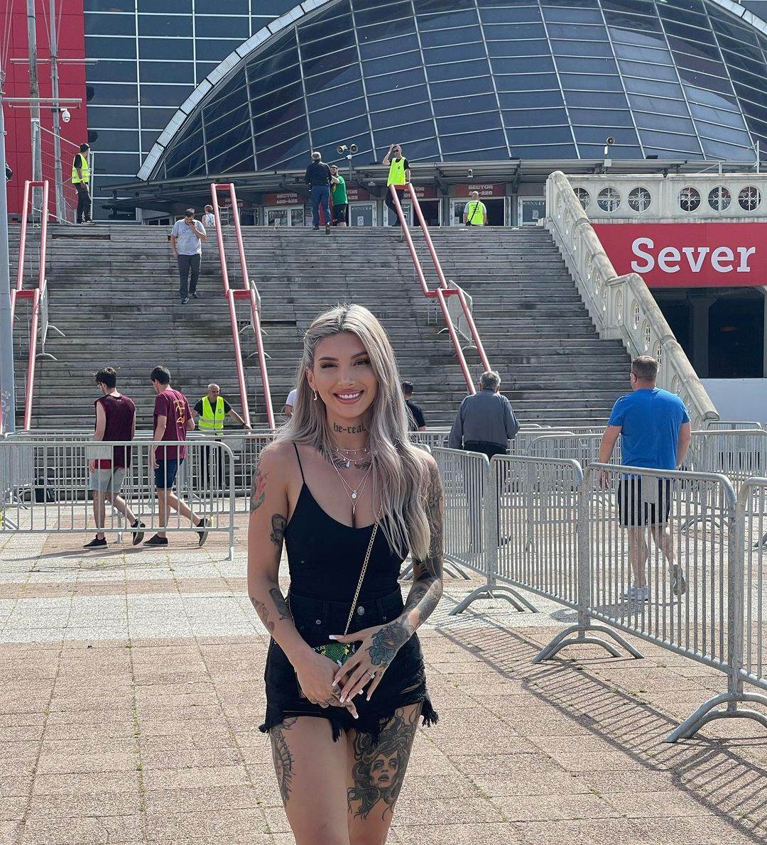 Žene košarkaša Olimpijakosa fotografije