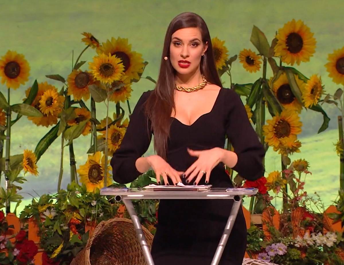 Dragana Kosjerina u uskoj haljini u kvizu Ja volim Srbiju