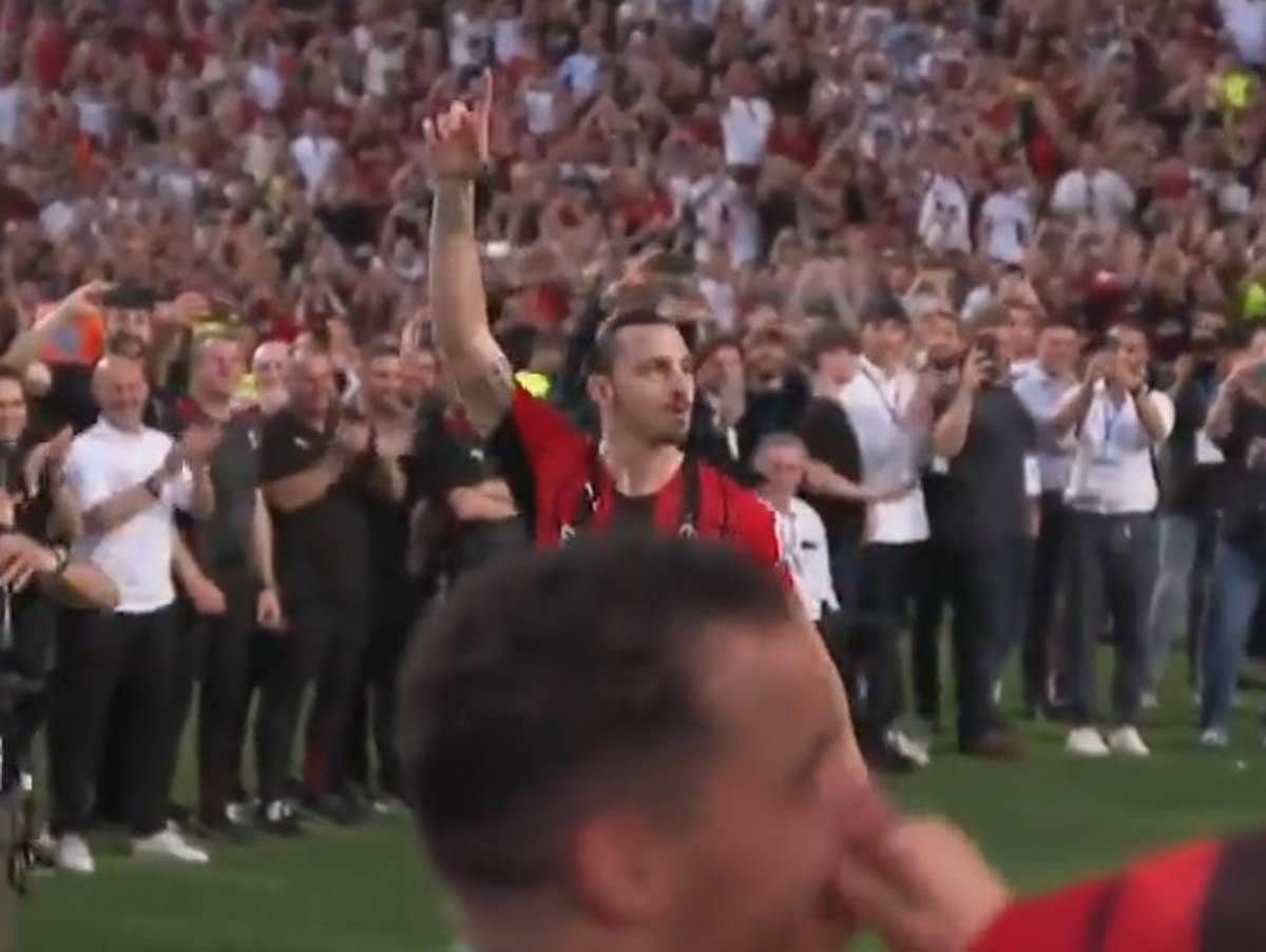 Zlatan Ibrahimović sa tompusom i šampanjcem slavi titulu Milana