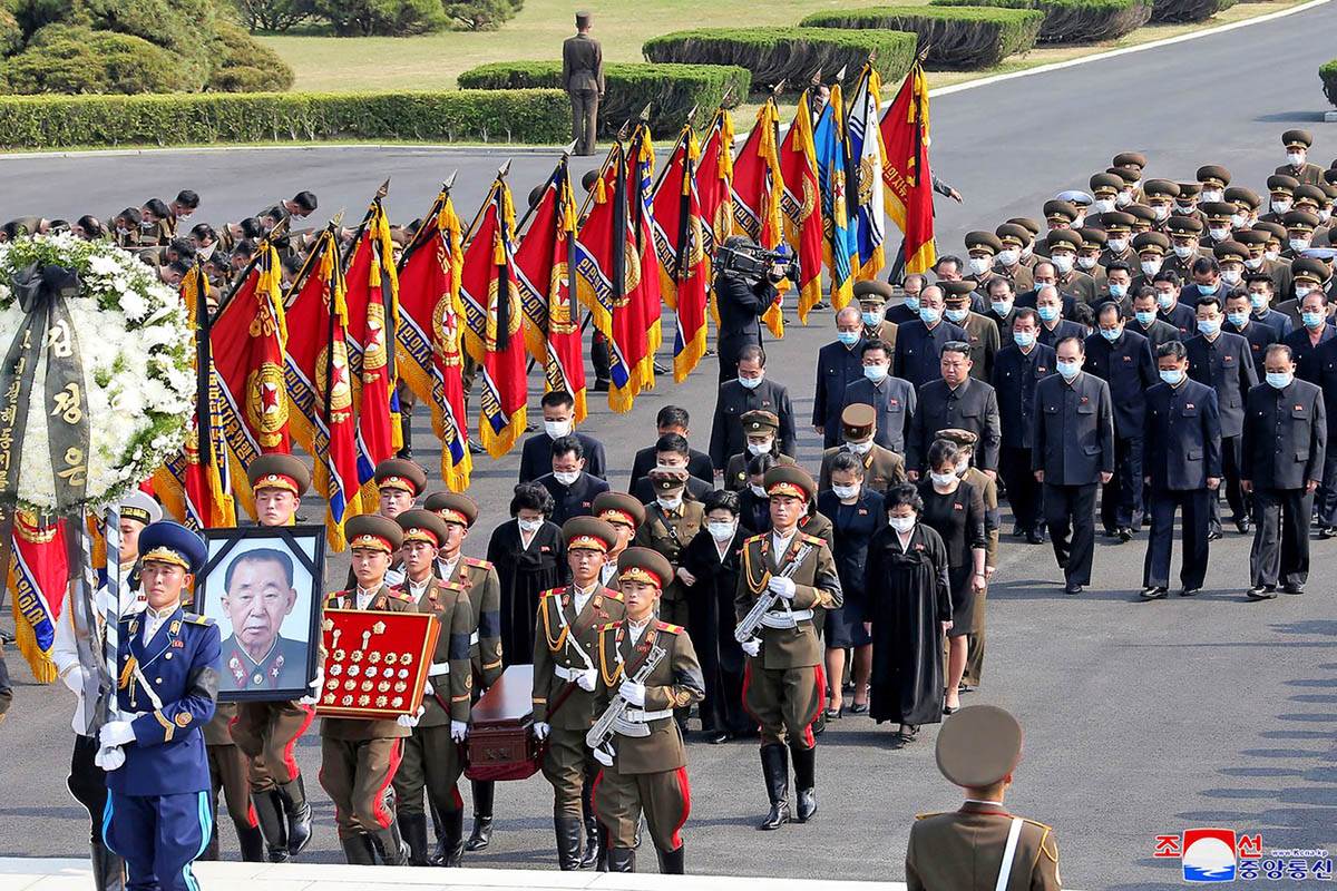 Sahrana marsala korejske drzavne armije Hjon Cola Hae (1).jpg