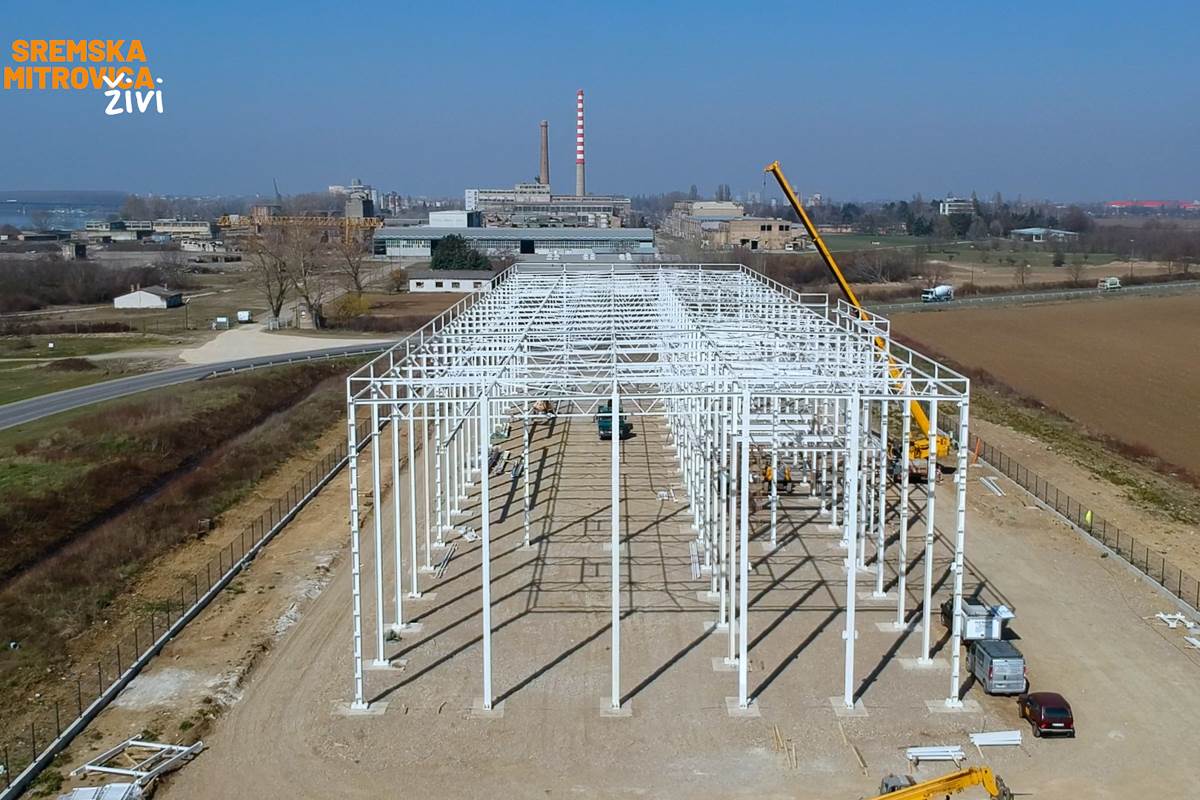 - 16x9.00_00_09_01.Still003.jpg