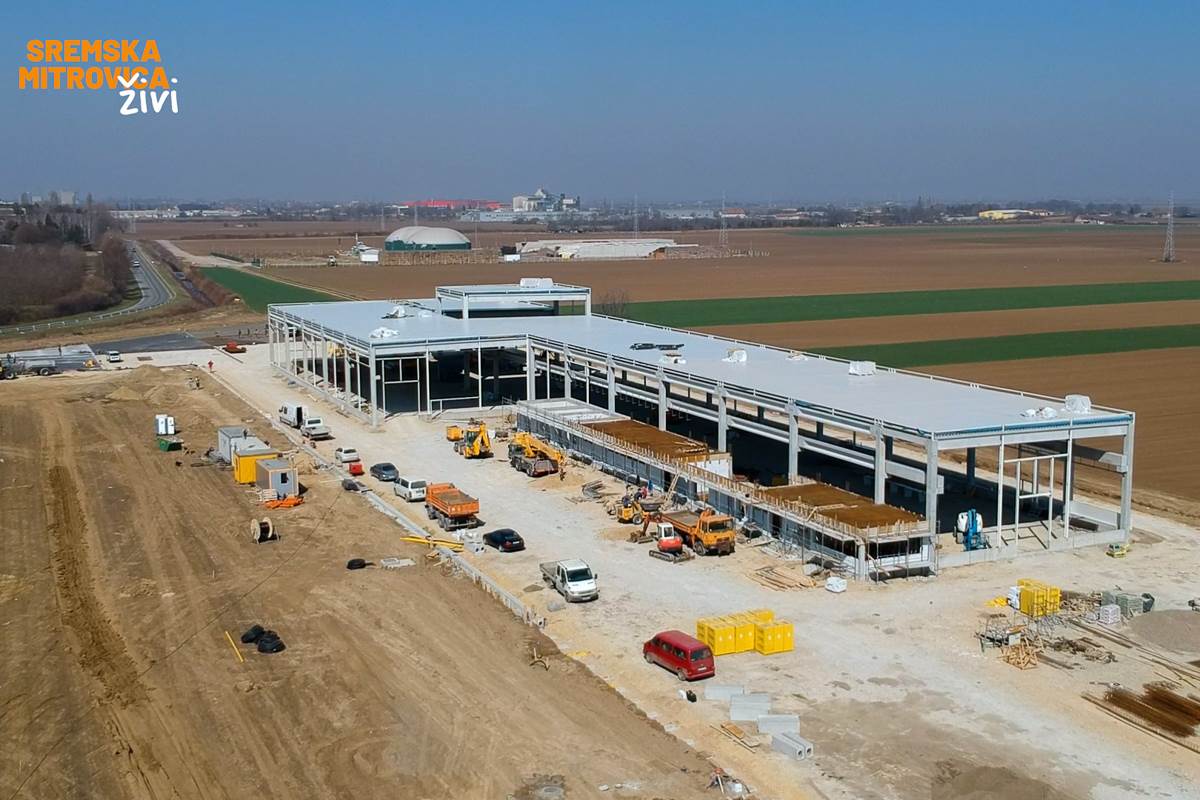 - 16x9.00_00_26_16.Still005.jpg