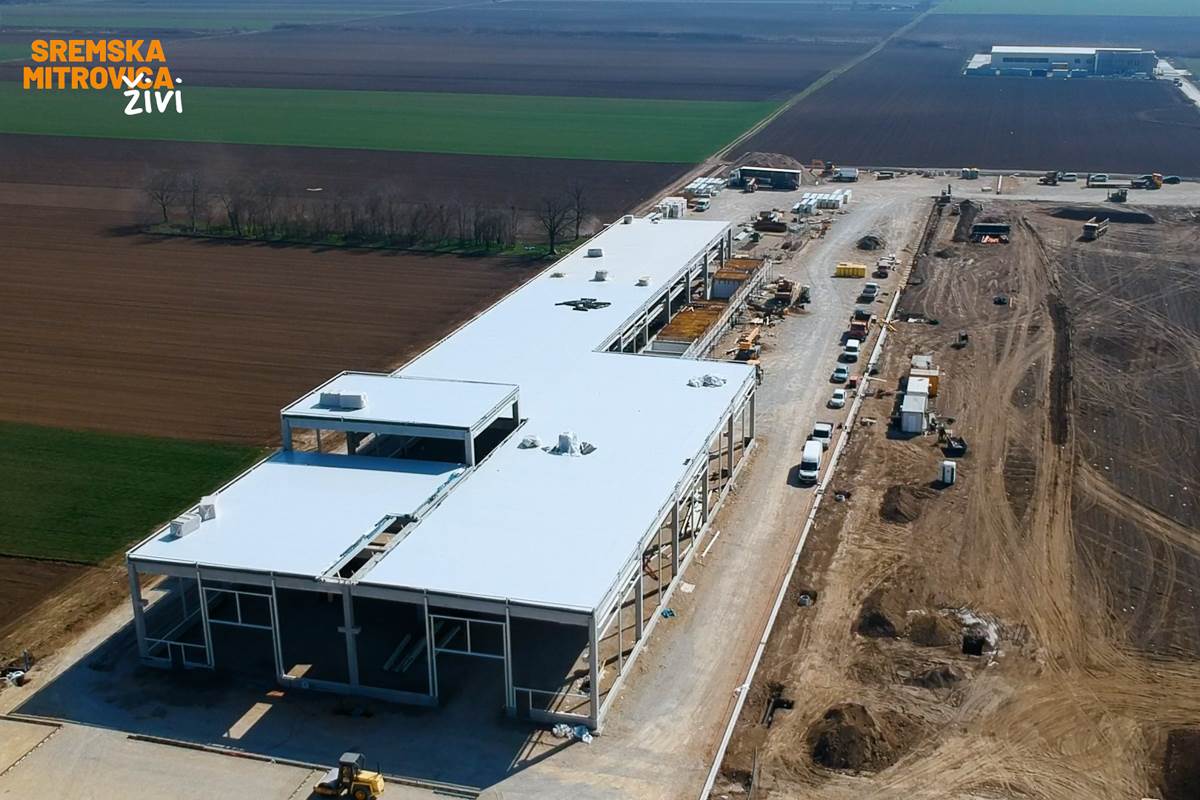 - 16x9.00_00_30_02.Still006.jpg