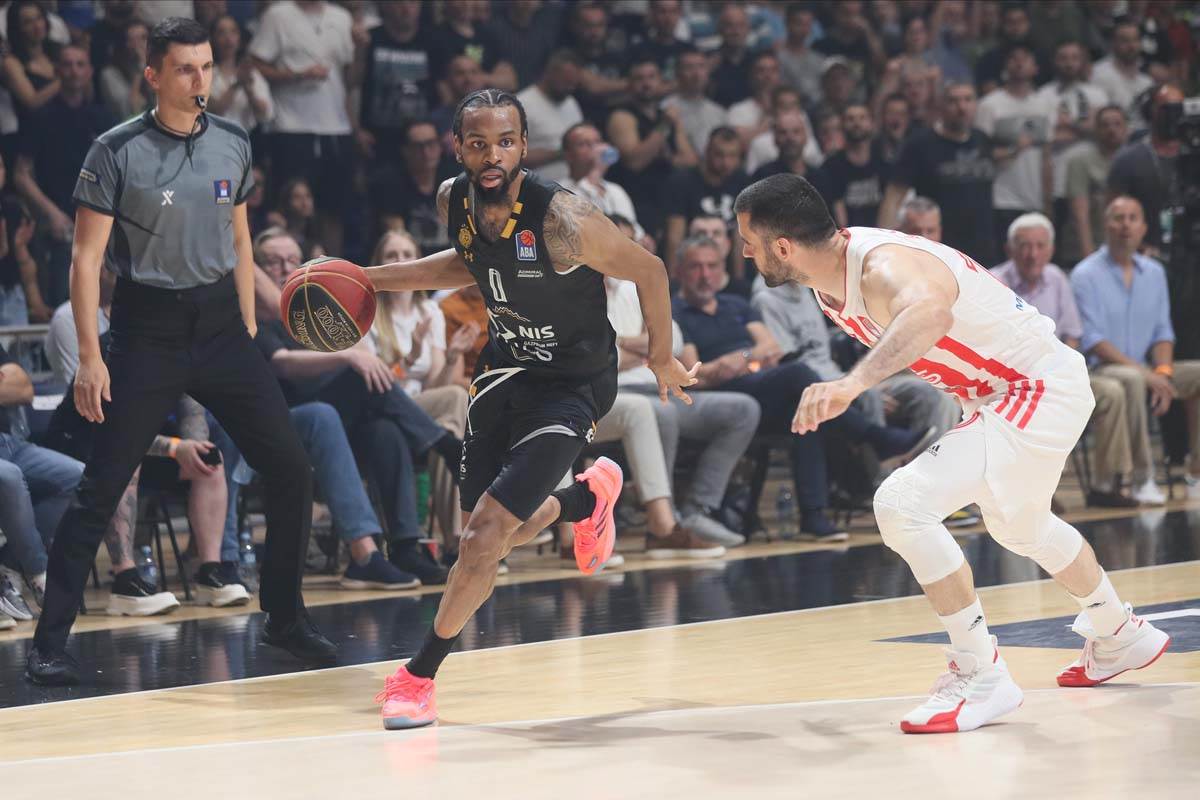 Partizan, Zvezda, Košarka (3).jpg