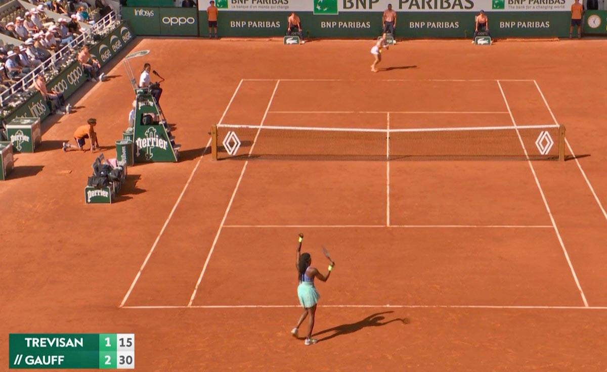 Marijane Veljović u raspravi sa Koko Gof na Rolan Garosu