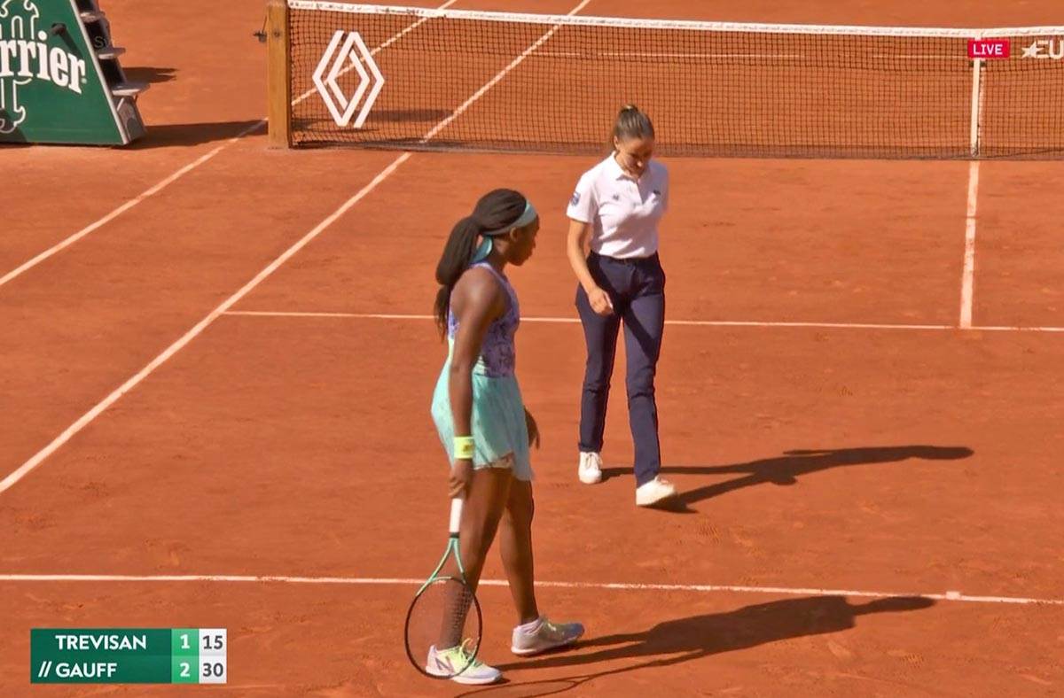 Marijane Veljović u raspravi sa Koko Gof na Rolan Garosu