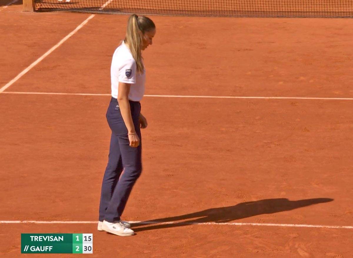 Marijane Veljović u raspravi sa Koko Gof na Rolan Garosu