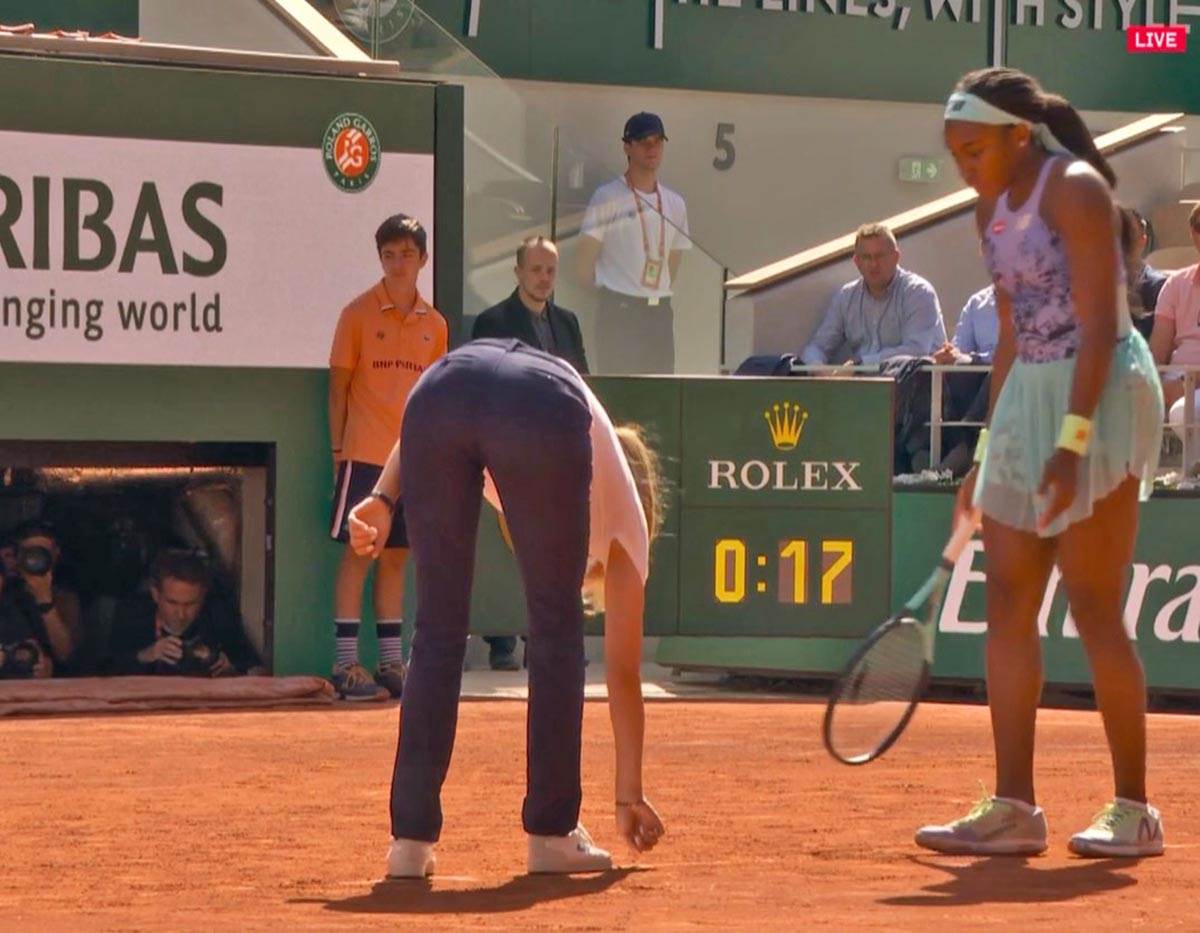 Marijane Veljović u raspravi sa Koko Gof na Rolan Garosu