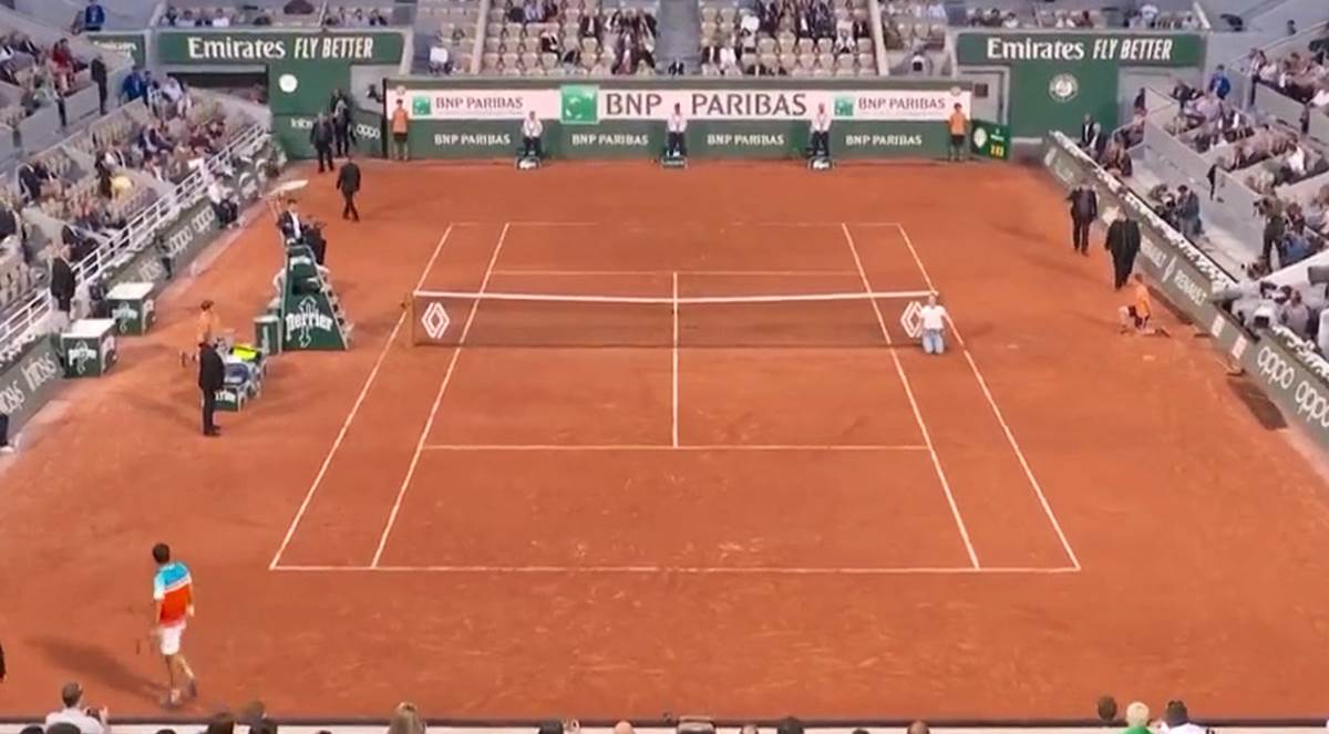 Devojka prekinula Rolan Garos (2).jpg