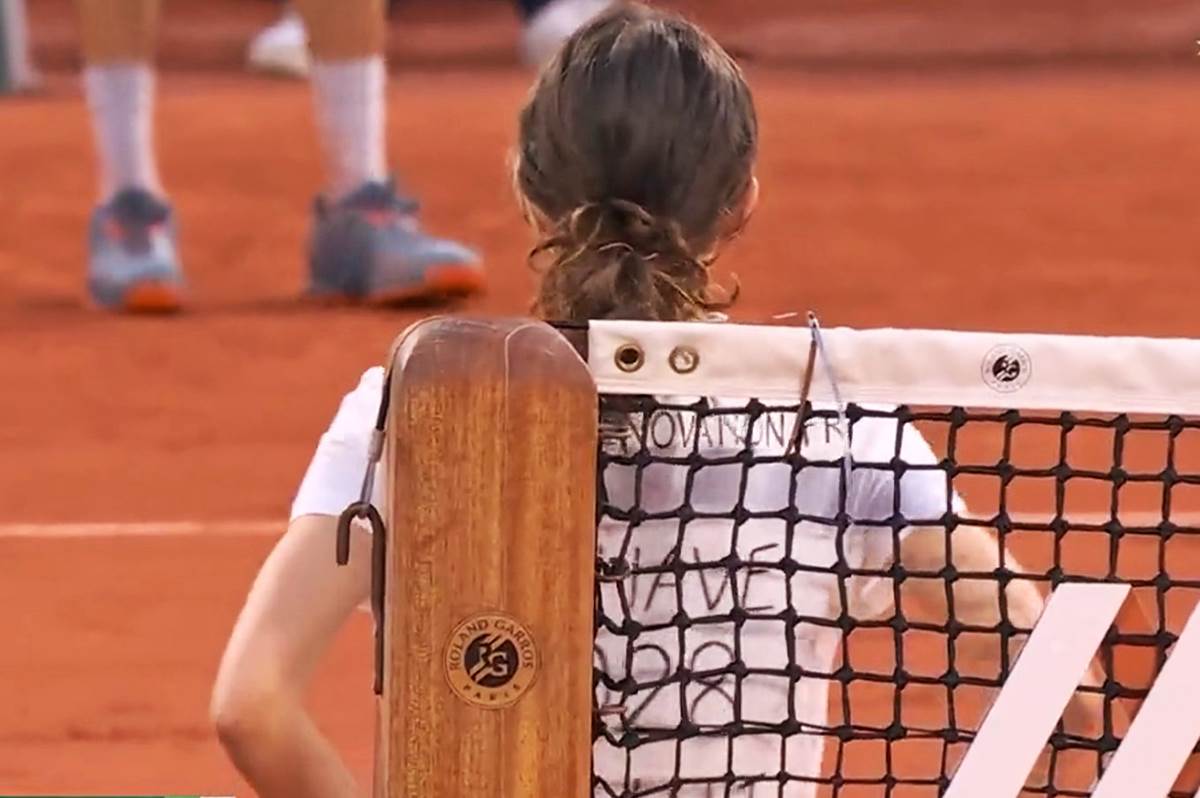 Devojka prekinula Rolan Garos (4).jpg