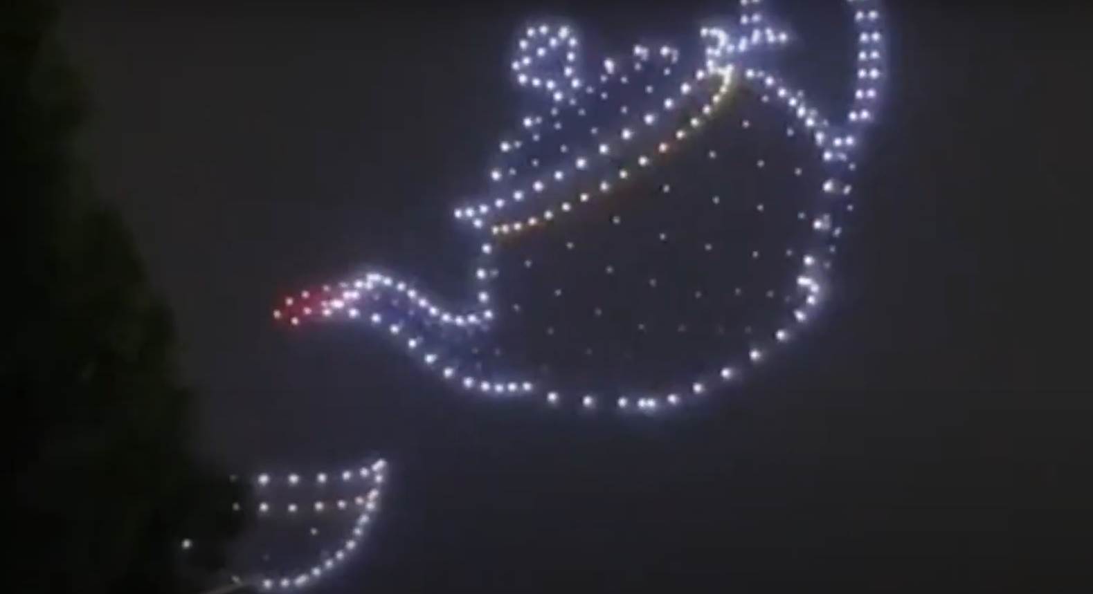 dronovi na kraljicinom jubileju (4).png