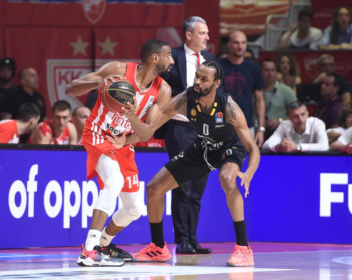 Crvena Zvezda partizan KK  (14).jpg