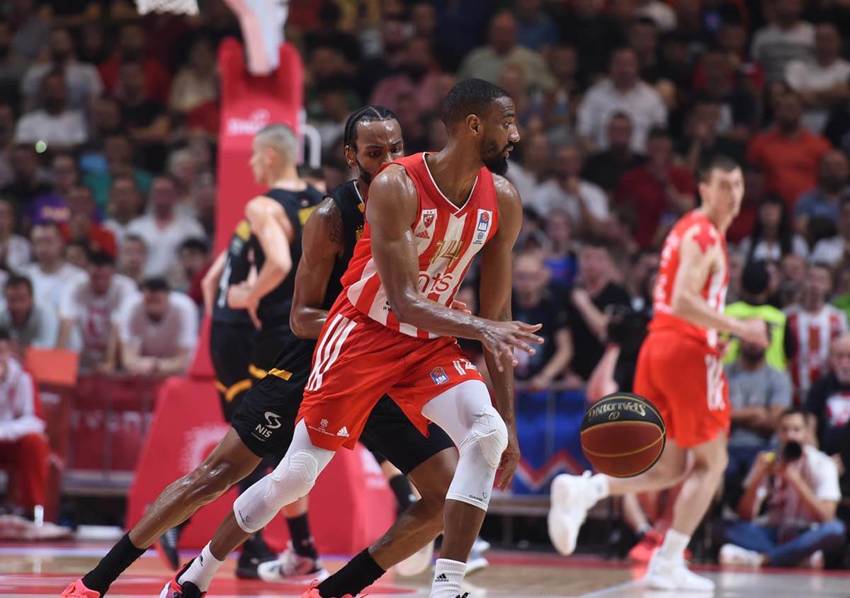 Crvena Zvezda partizan KK  (19).jpg