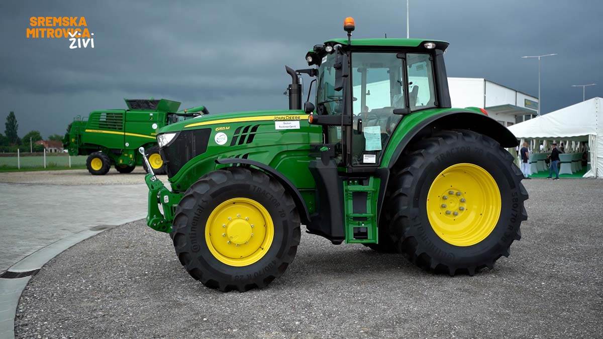 - 16x9.00_00_08_20.Still014.jpg