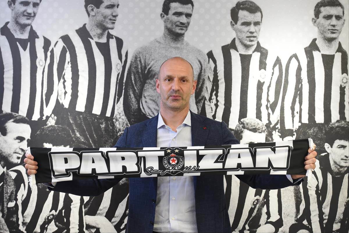 ilija stolica, trener, partizan (6).jpg