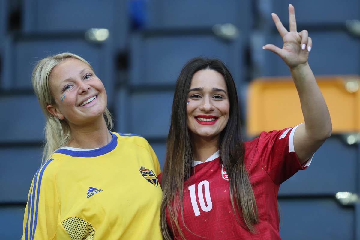 Srbija, SVedska, navijaci (9).jpg