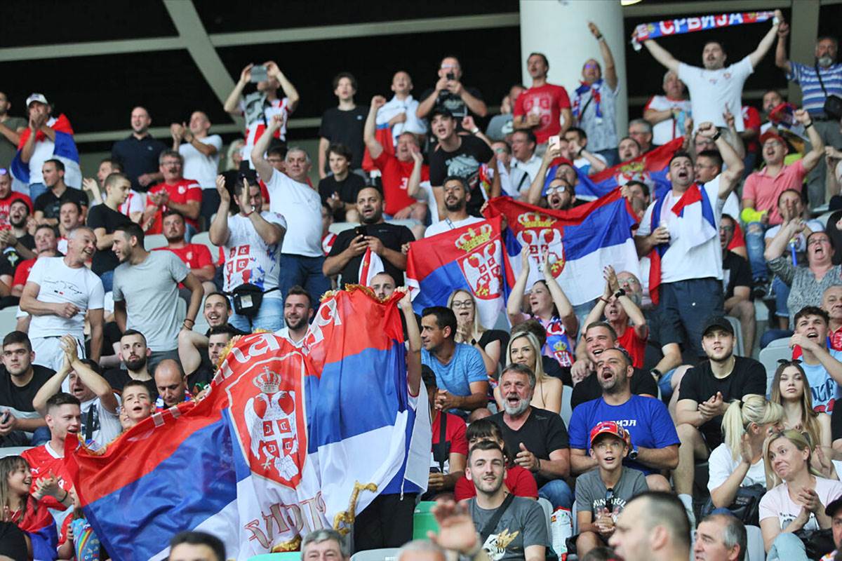 Slovenija Srbija navijaci (1).JPG