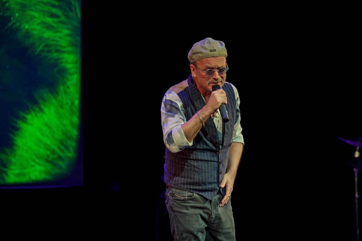 03 Gibonni nastupio na dodeli Naxi Zvezda.jpg