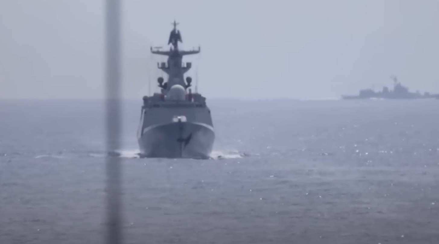 kineski nosac aviona (5).png