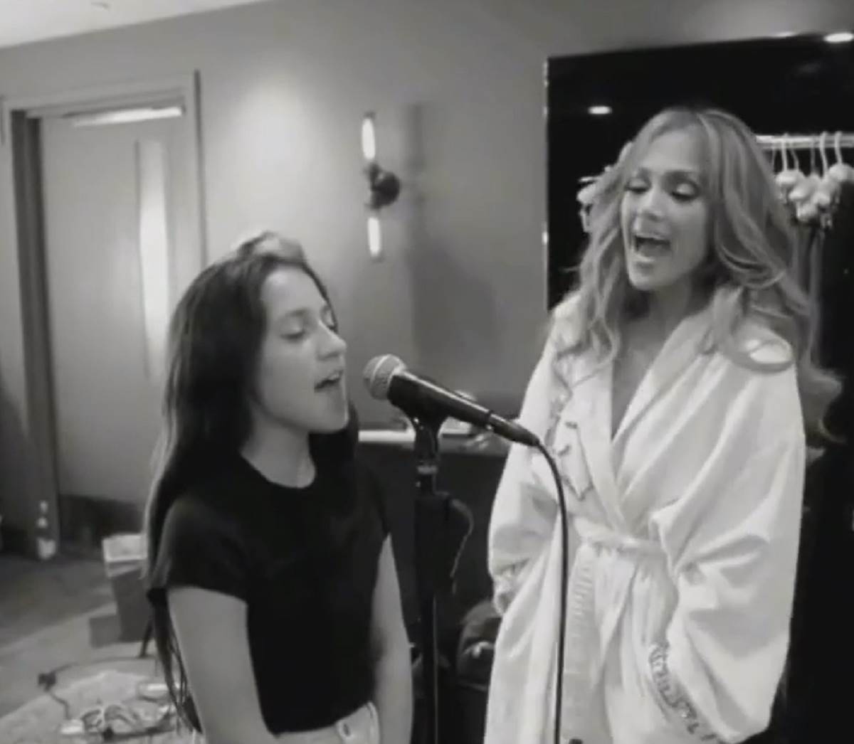 cerka dzenifer lopez (3).png