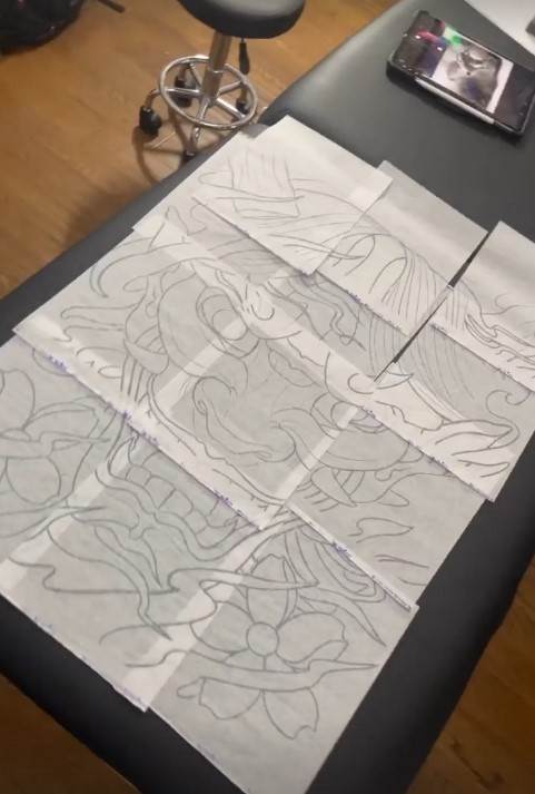 Adam Gotsis, tetovaža (1).jpg