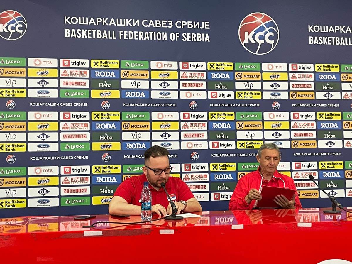 Svetislav Pešić konferencija (3).jpg