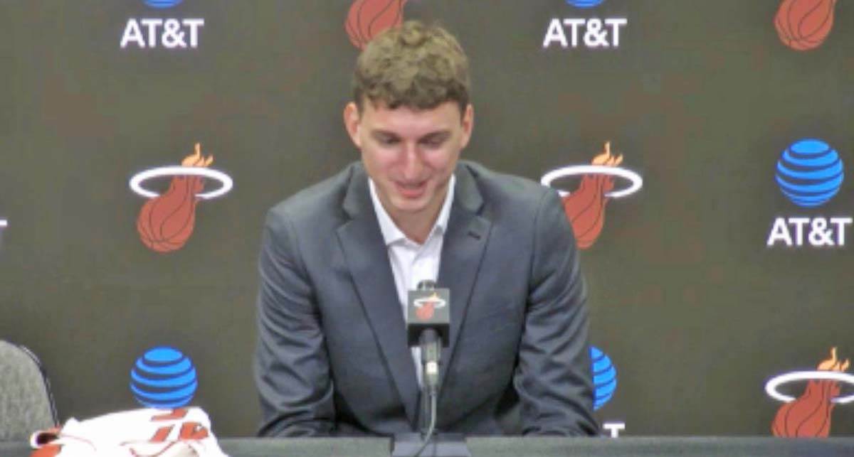 Nikola Jović press konferencija (3).jpeg