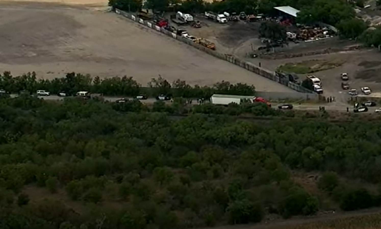 kamion s migrantima u sad (5).png