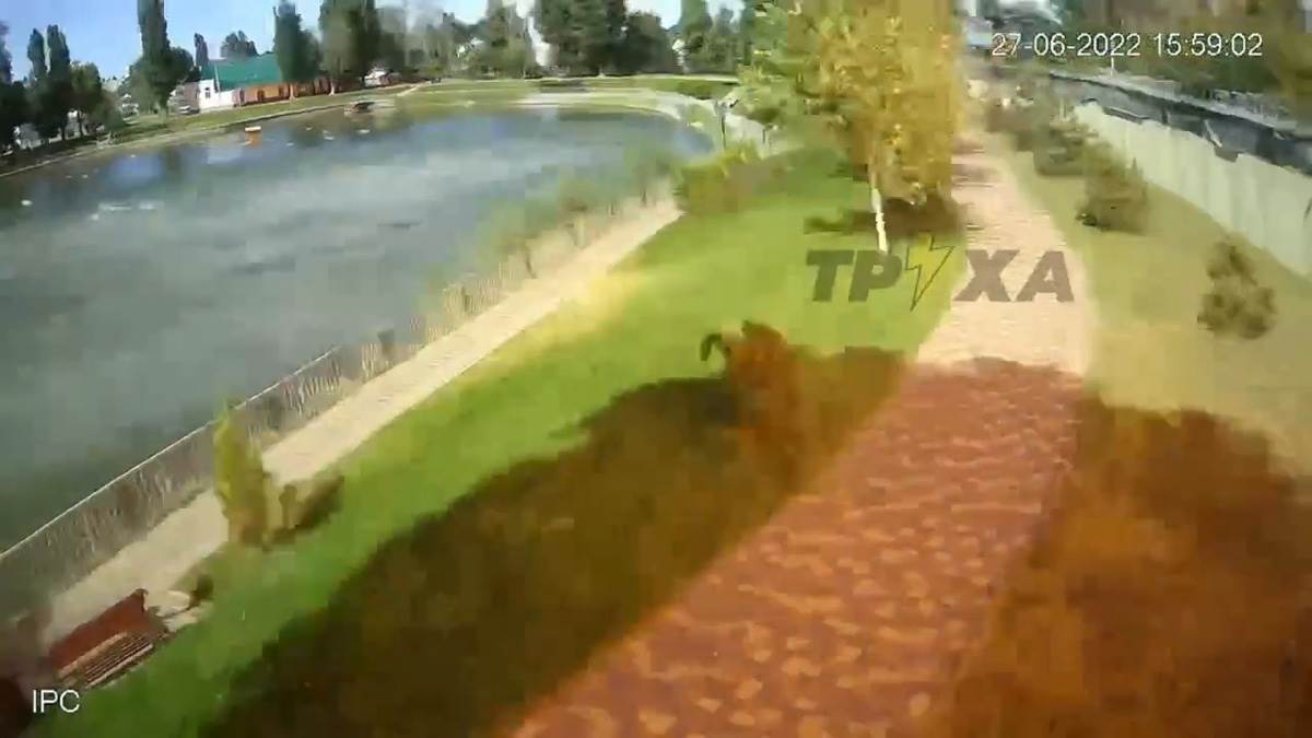 Napad na trzni centar.jpg