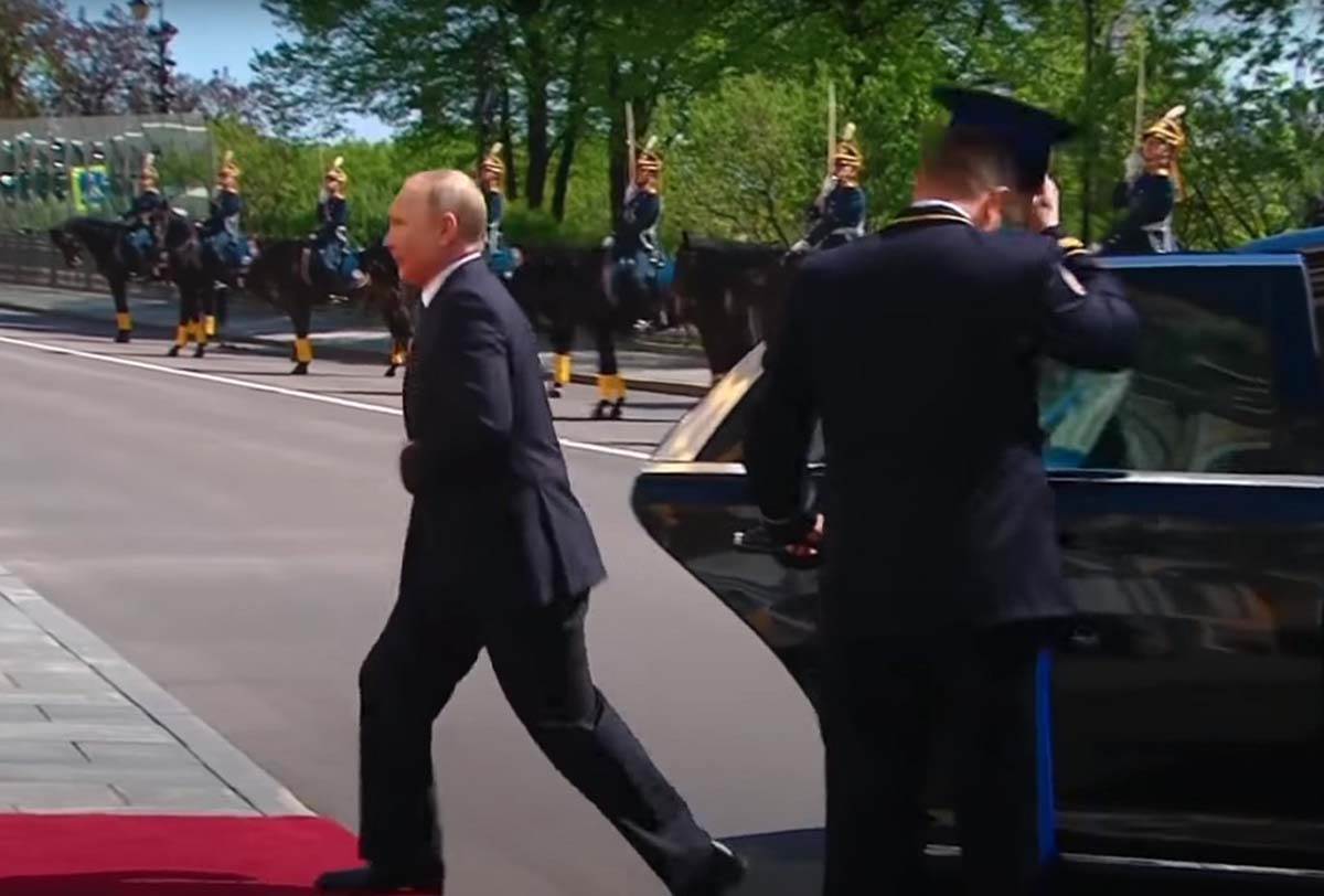 Limuzina Vladimira Putina (6).jpg