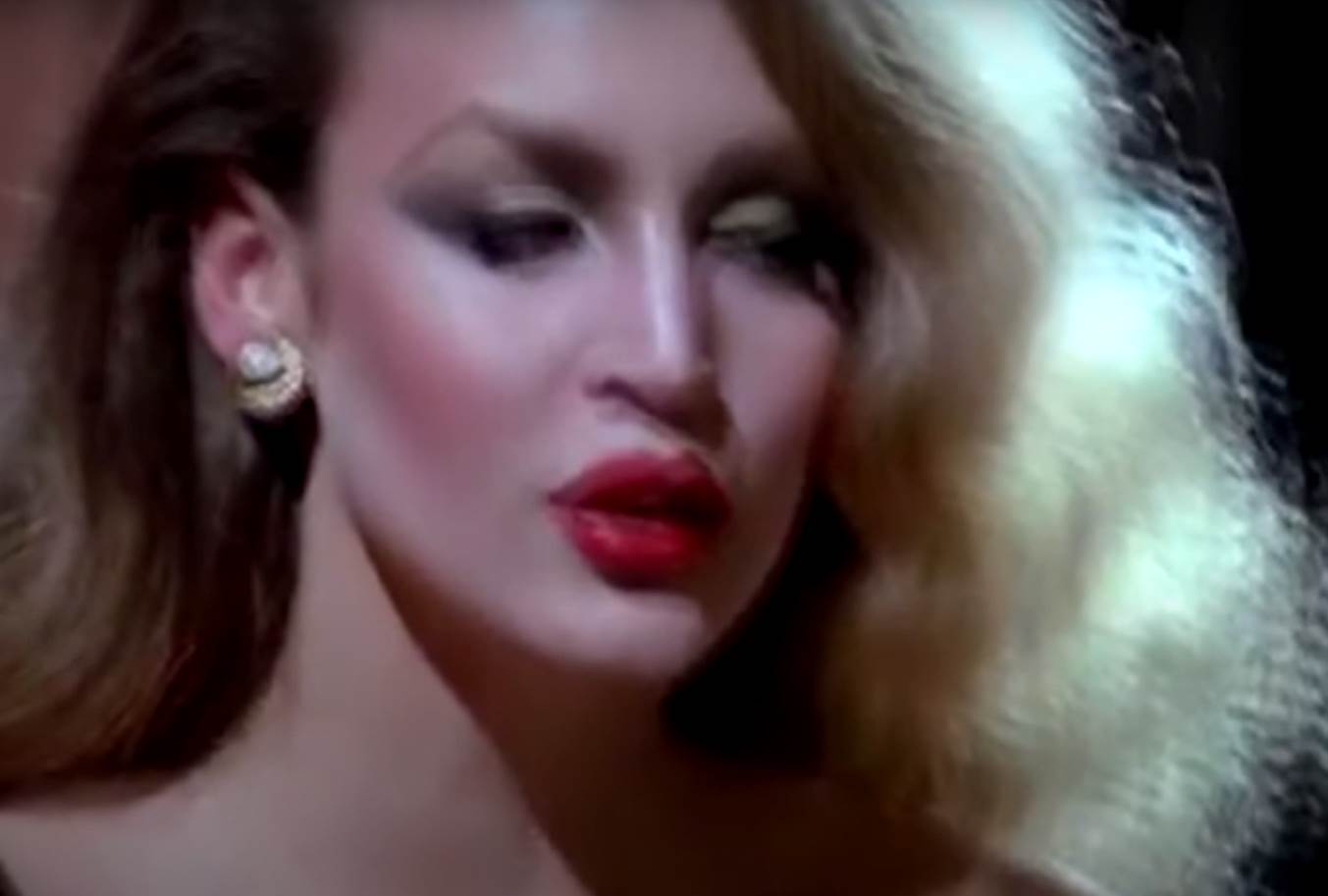 dzeri hol u spotu (3).png