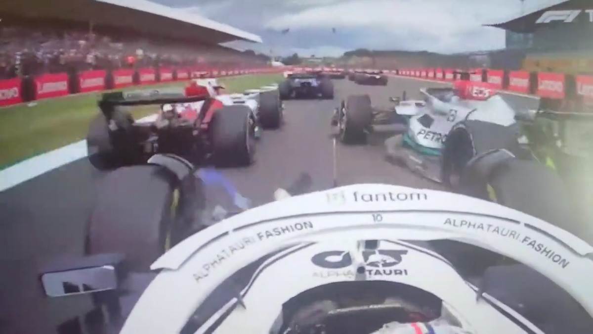 Sudar u Formuli 1 Guanju Džou se okrenuo na stazi Silverston