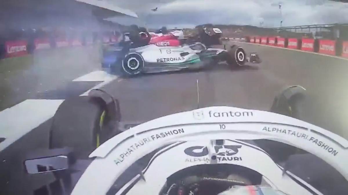 Sudar u Formuli 1 Guanju Džou se okrenuo na stazi Silverston