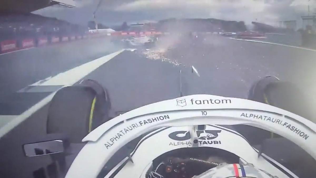 Sudar u Formuli 1 Guanju Džou se okrenuo na stazi Silverston