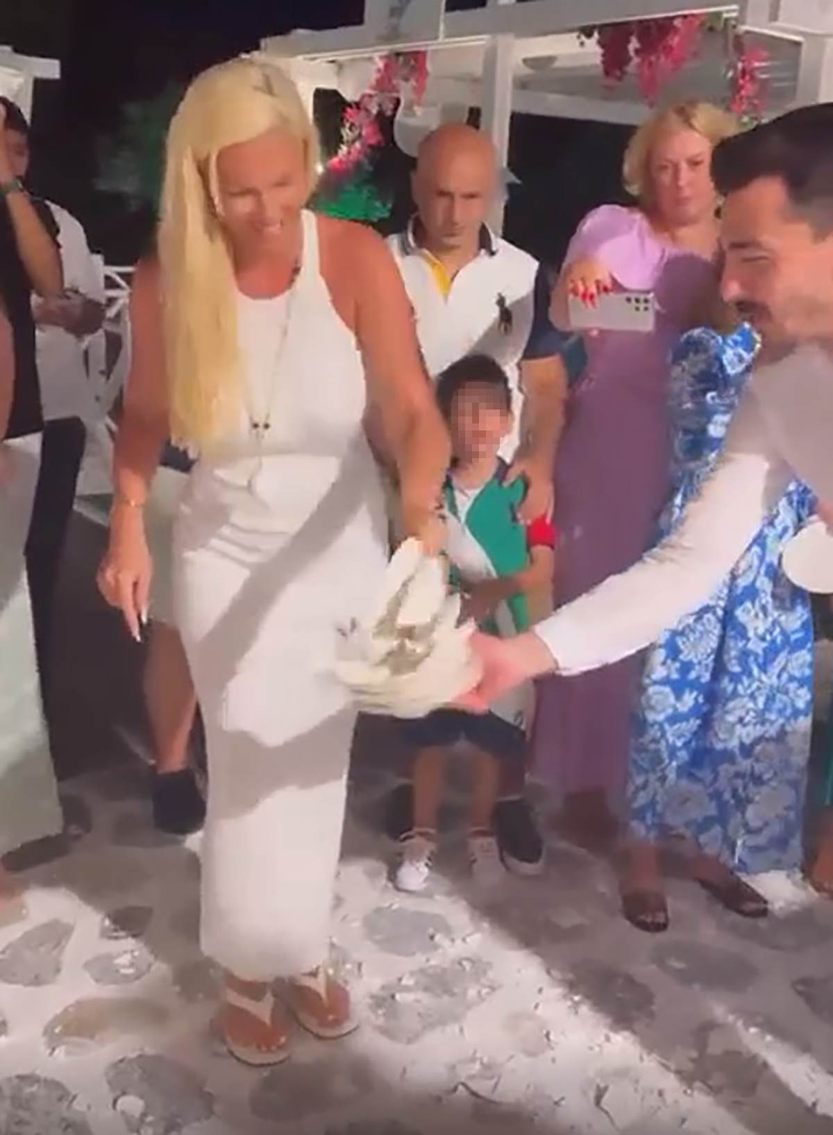 Karleusa lomi tanjire Grcka (3).jpg