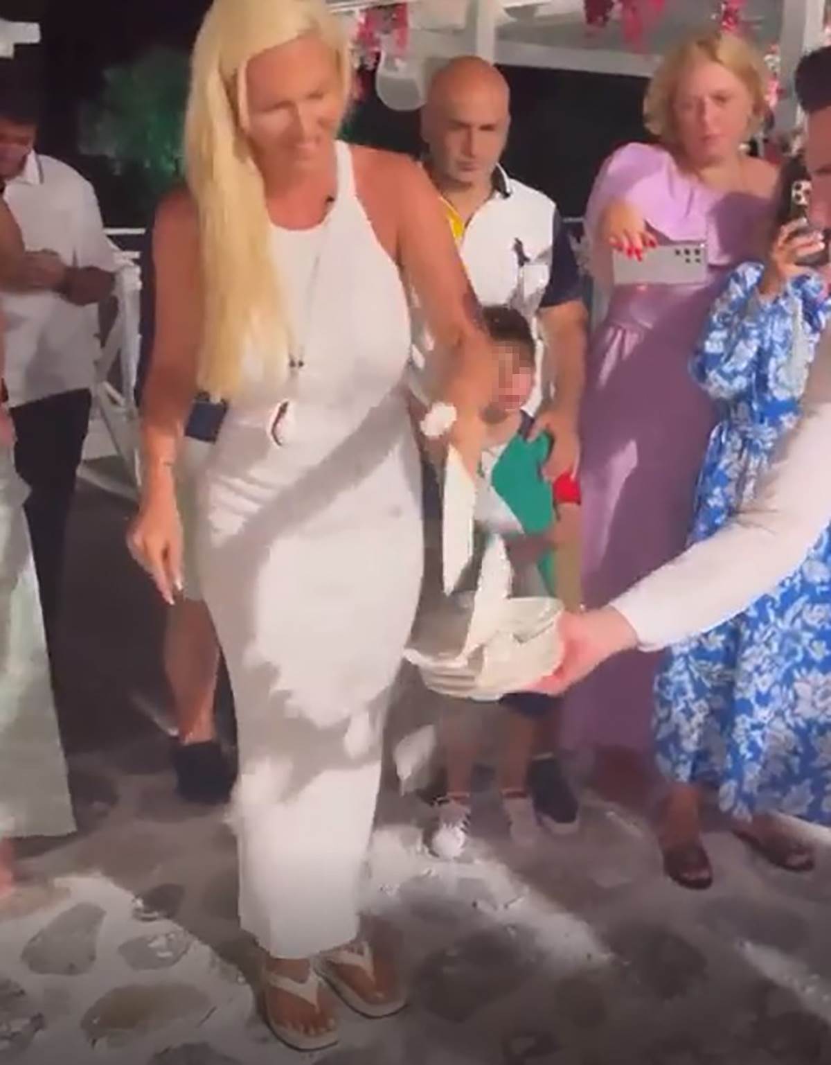 Karleusa lomi tanjire Grcka (4).jpg