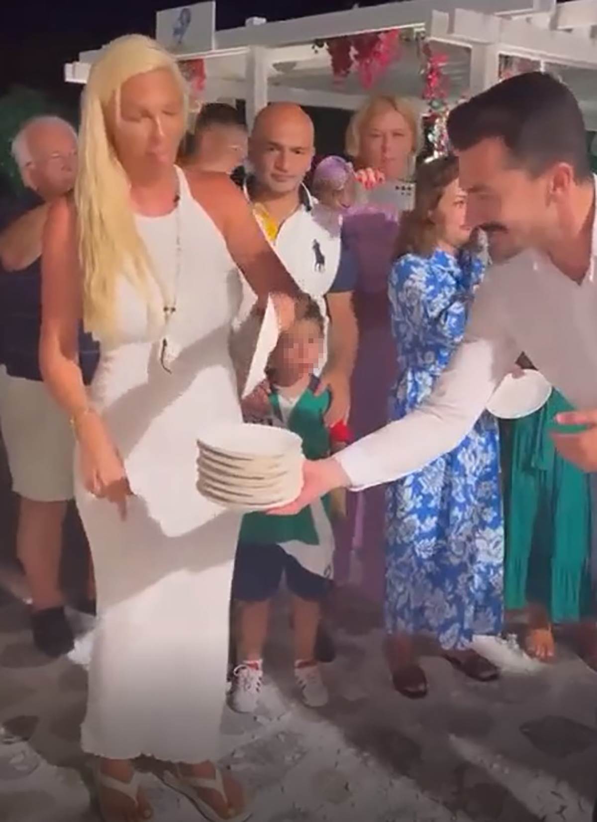 Karleusa lomi tanjire Grcka (6).jpg