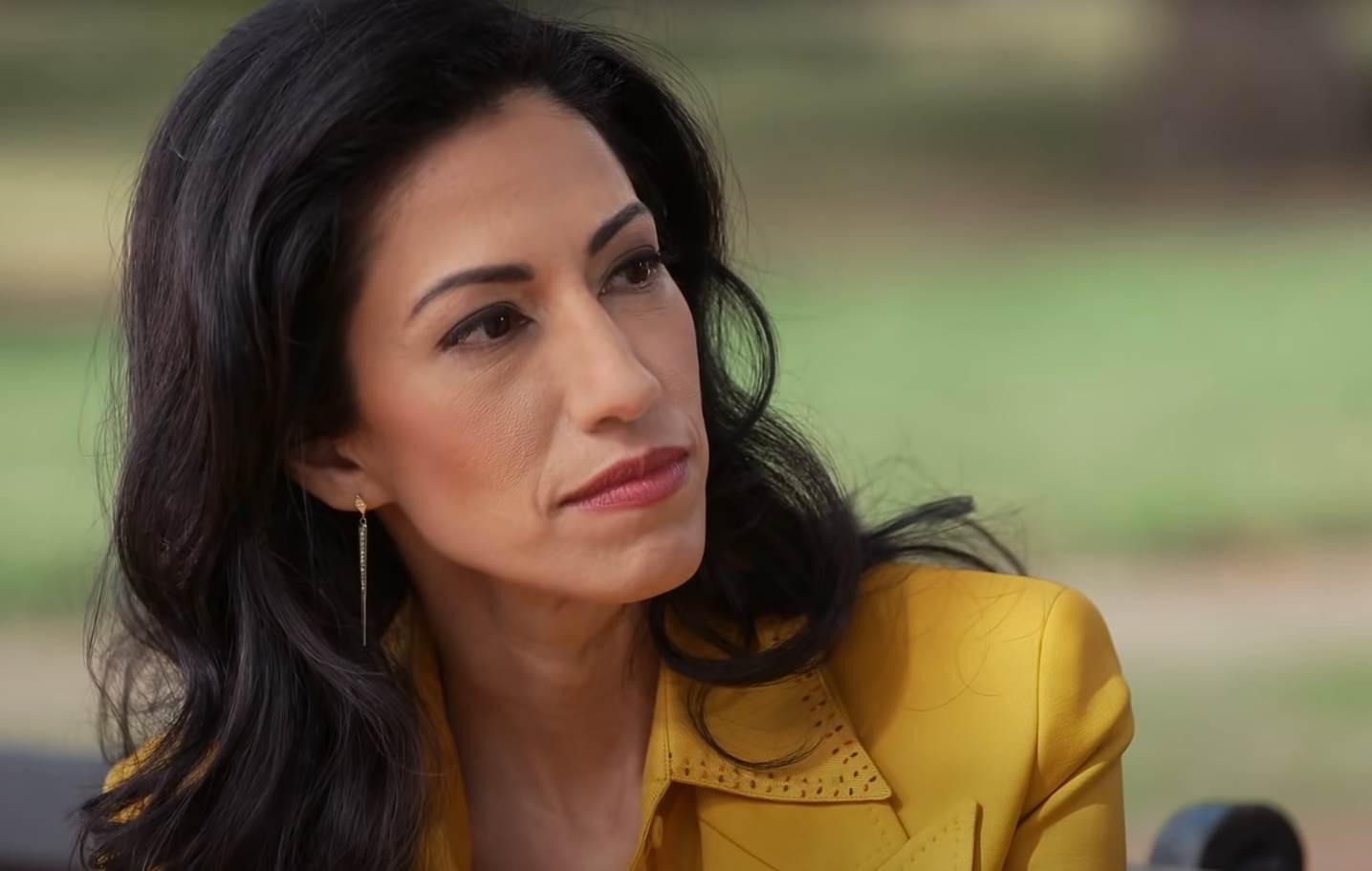 huma abedin (3).png