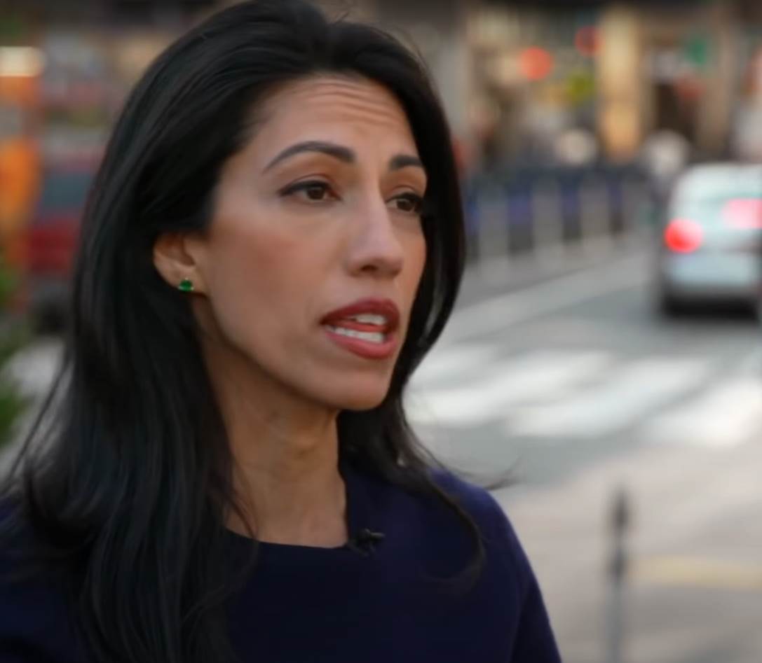 huma abedin (4).png