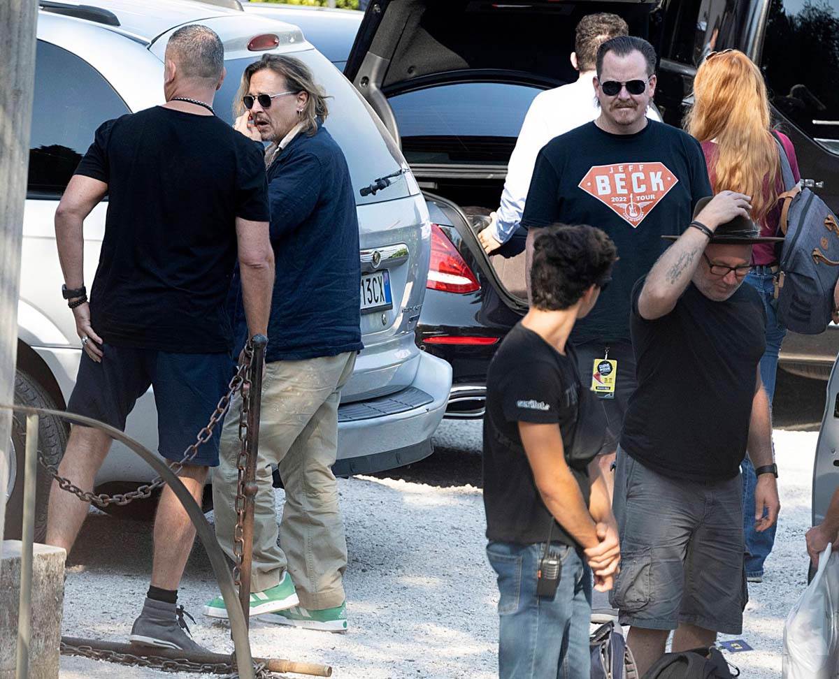 Džoni dep crvenokosa pratnja  (5).jpg