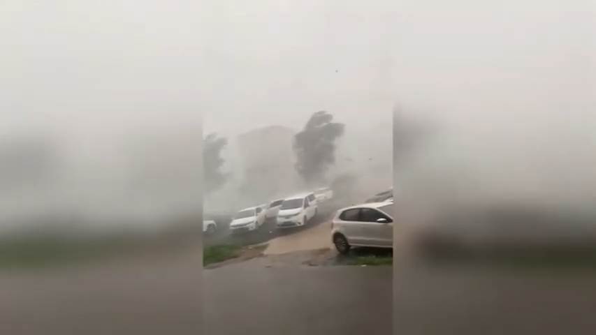 MK - China broke the record for natural disasters! Tornadoes, floods, heat at the same time! [7XMiKuhvh4U - 853x480 - 1m43s].jpg