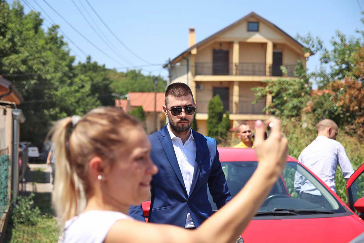 Zoran Marjanovic ispred kuce u Borci (18).jpeg