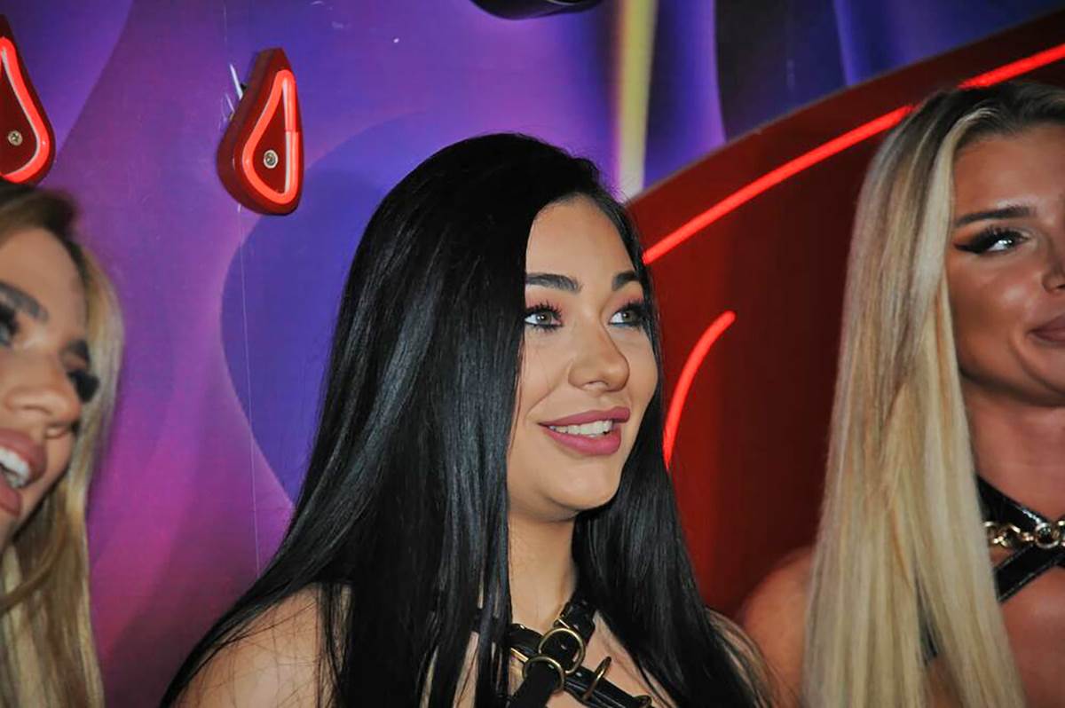 Ivana Nikolić o solo karijeri i Zdravku Čoliću