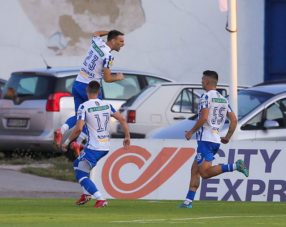 Novi Pazar pobedio Partizan sa trenerom Vladimirom Gaćinovićem