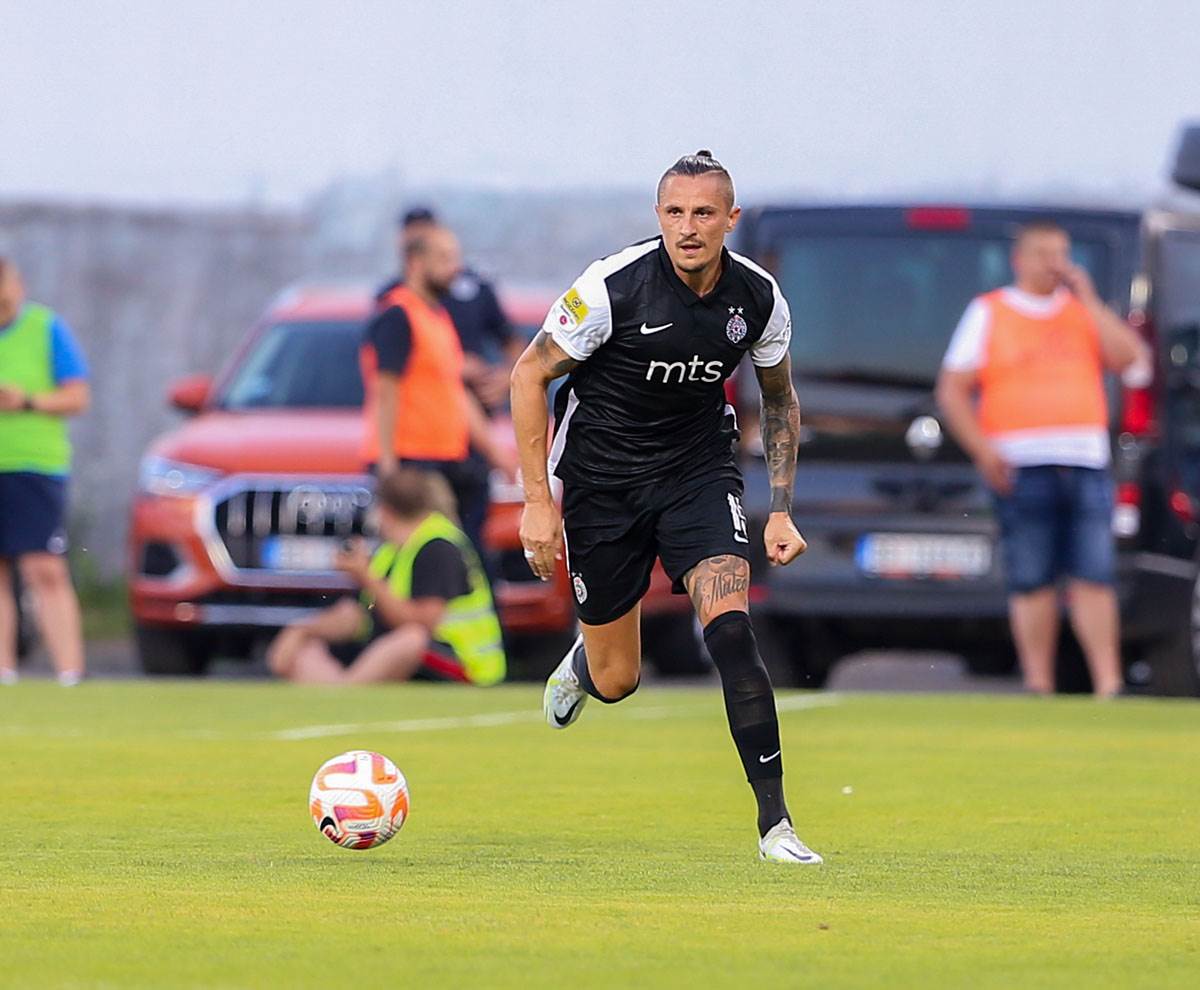 Novi Pazar pobedio Partizan sa trenerom Vladimirom Gaćinovićem