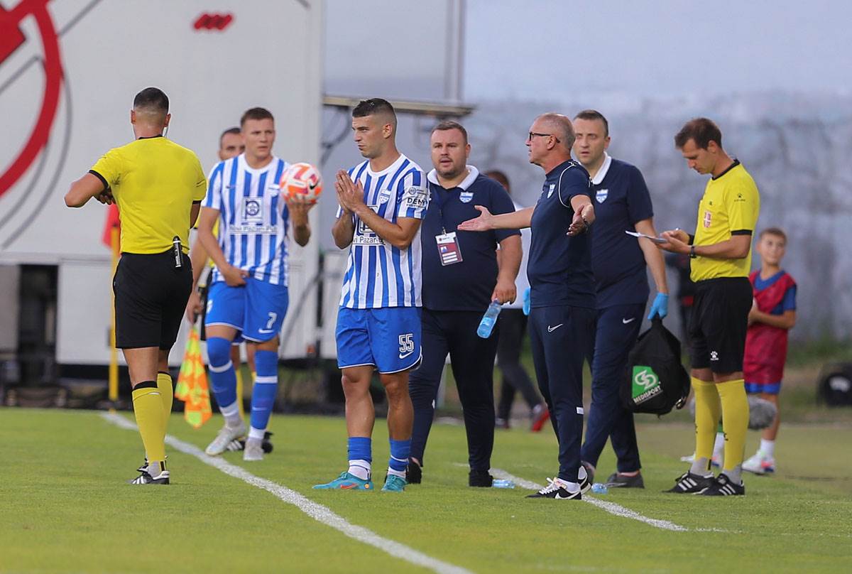 Novi Pazar pobedio Partizan sa trenerom Vladimirom Gaćinovićem