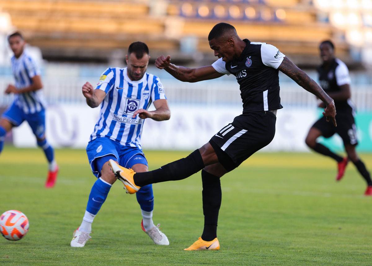 Novi Pazar pobedio Partizan sa trenerom Vladimirom Gaćinovićem