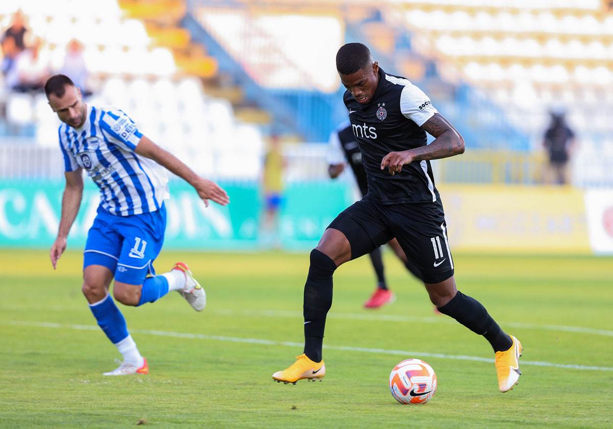 Novi Pazar pobedio Partizan sa trenerom Vladimirom Gaćinovićem